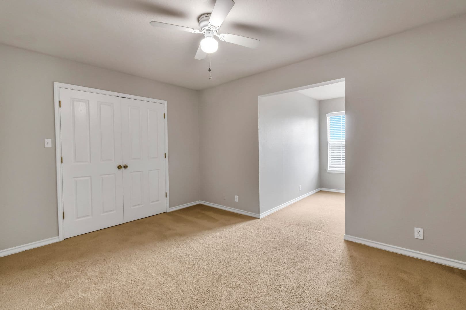 Jarrell Apartment: 200 Sandstone Drive AB