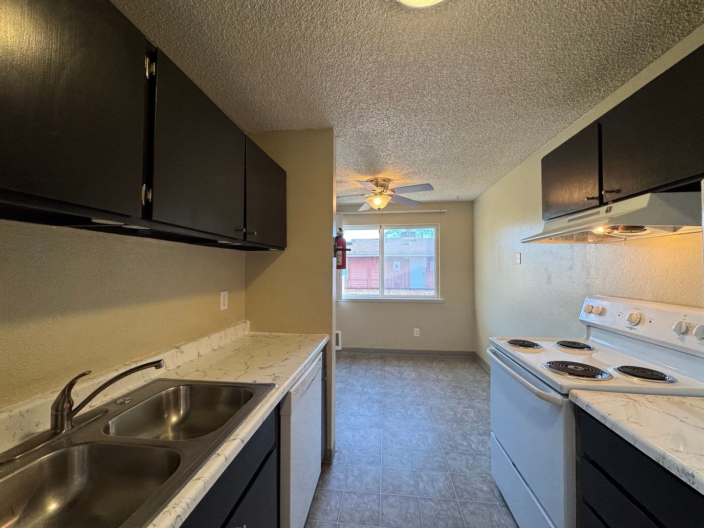 Tacoma Apartment: 6102 6th Ave