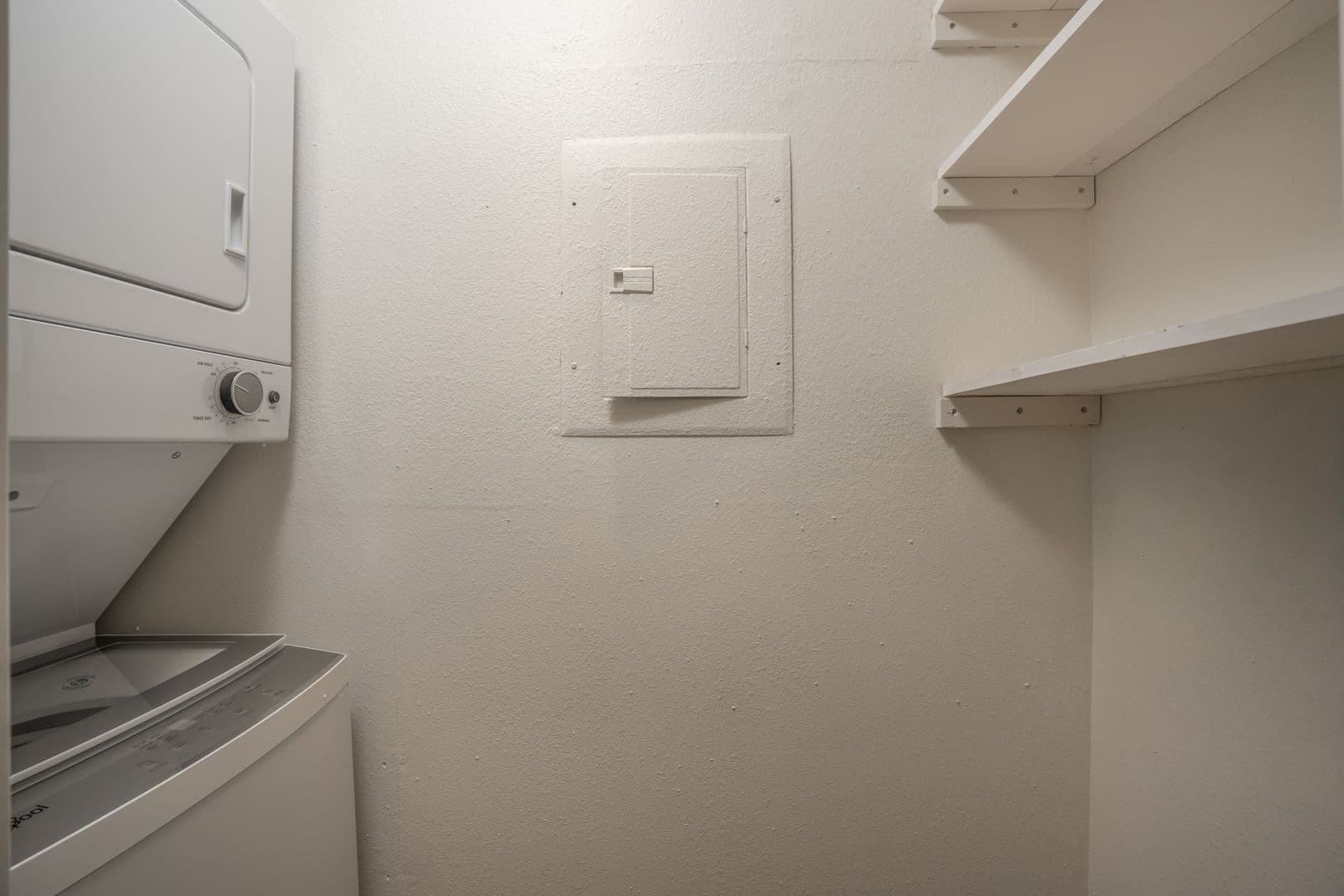 Pacific Apartment: 504 4th Ave SE