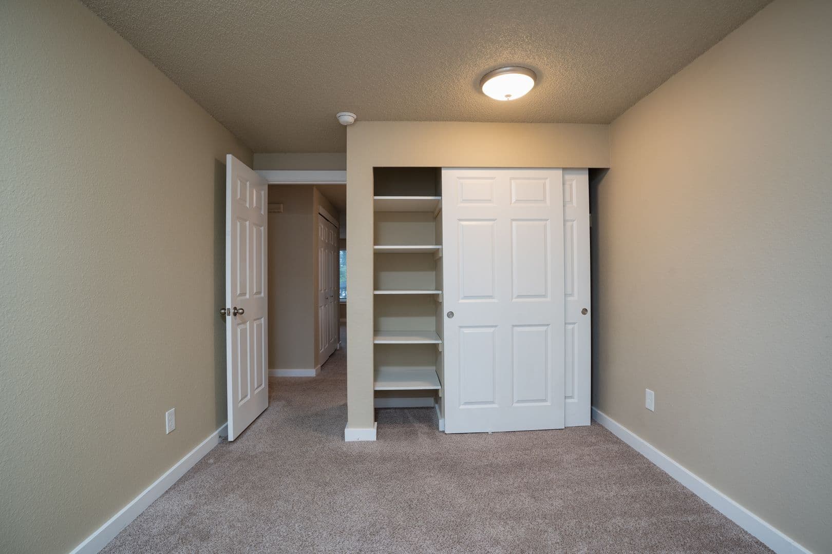 Tacoma Apartment: 1801 S Woodland Glen Drive