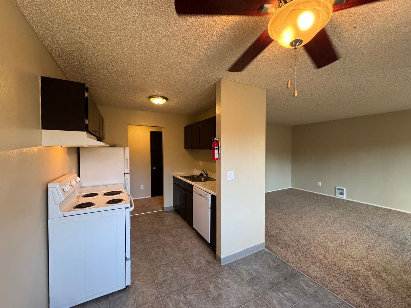 Tacoma Apartment: 6102 6th Ave
