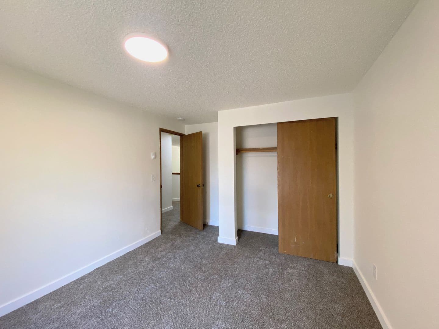 Lakewood Apartment: 12615 -12623 Lincoln Ave SW