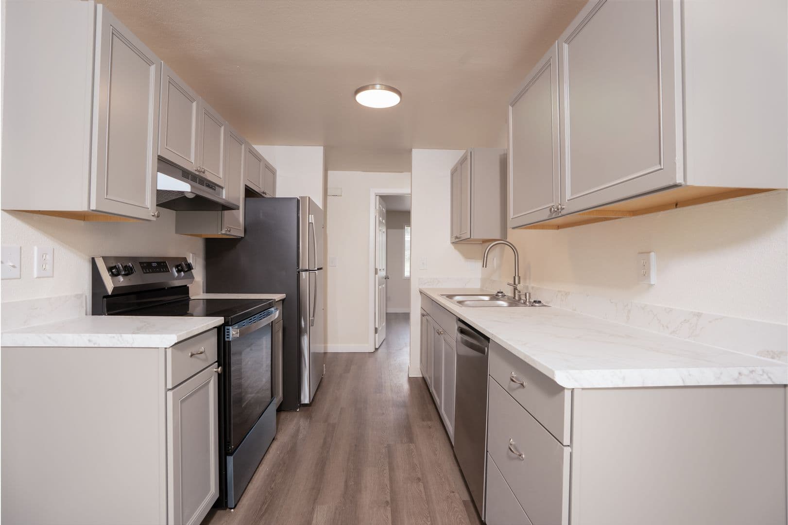 Pacific Apartment: 504 4th Ave SE