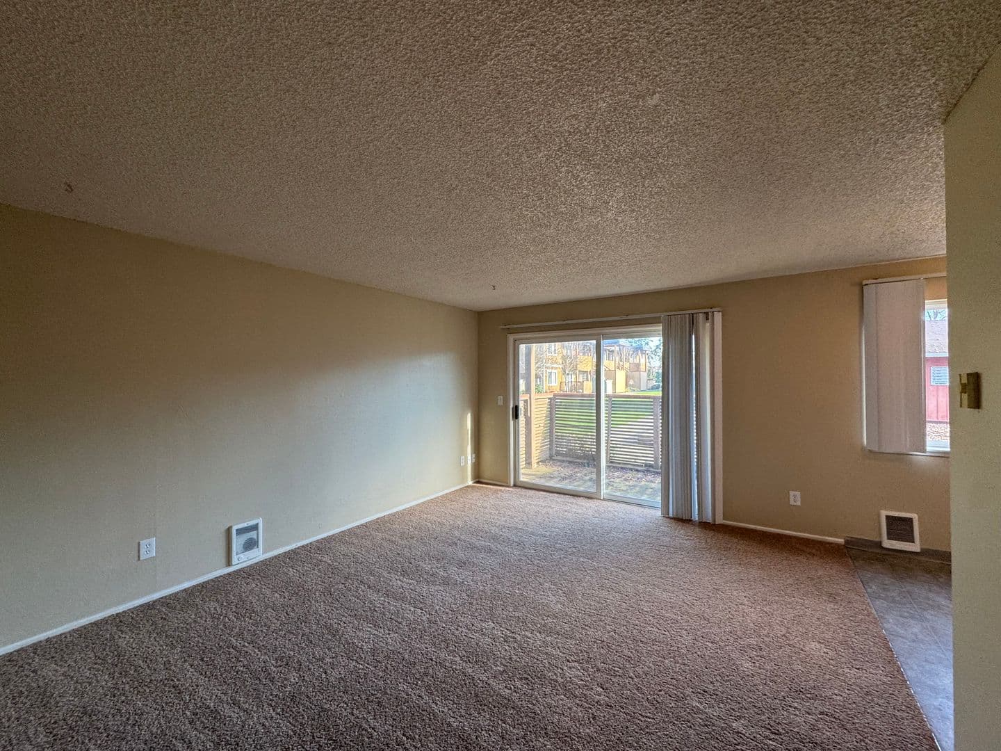 Tacoma Apartment: 6102 6th Ave