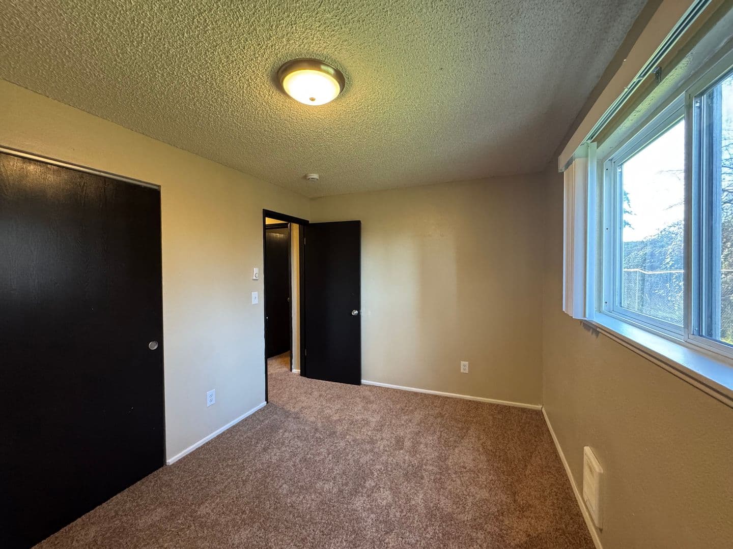 Tacoma Apartment: 6102 6th Ave