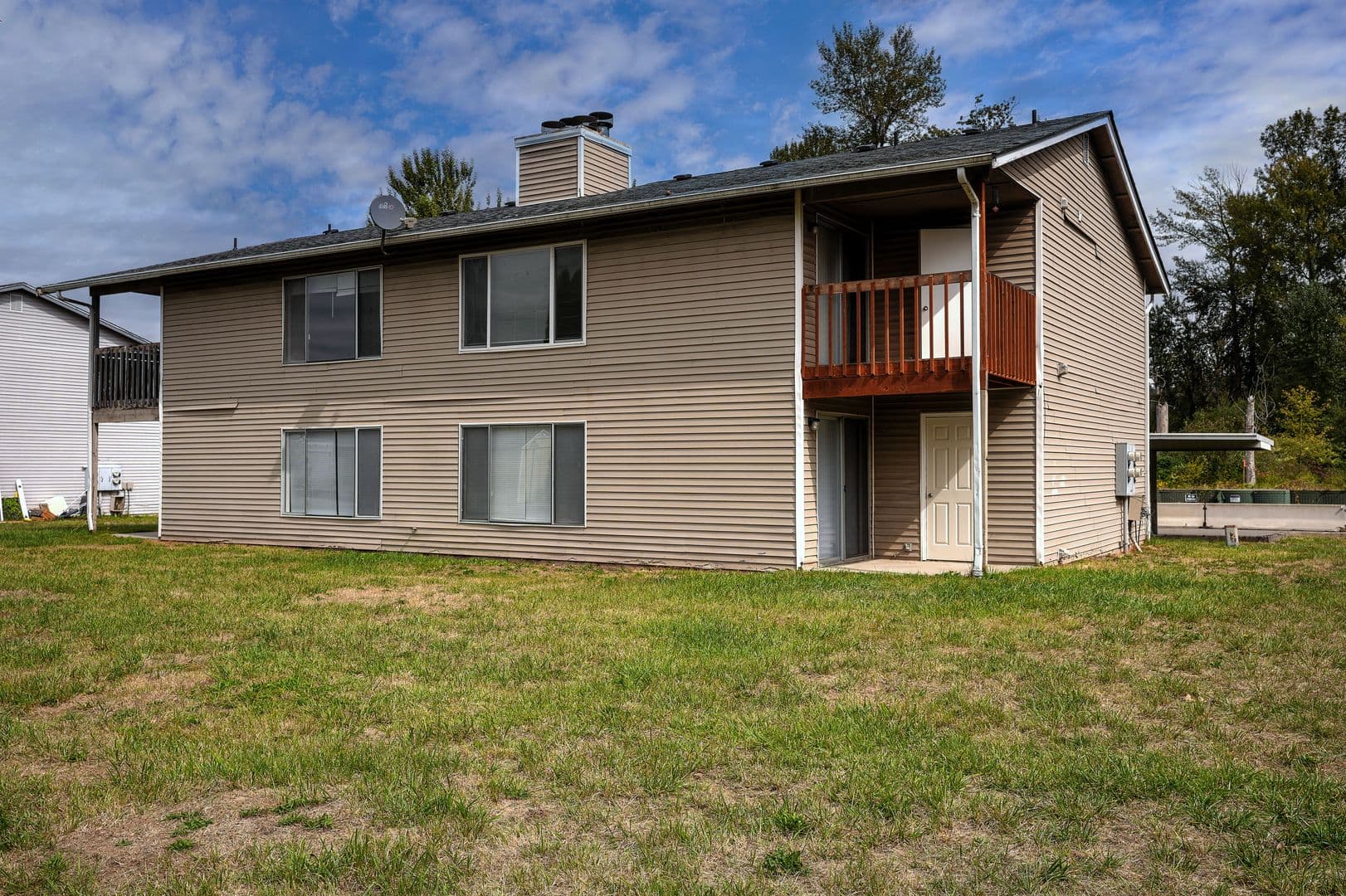 Pacific Apartment: 504 4th Ave SE