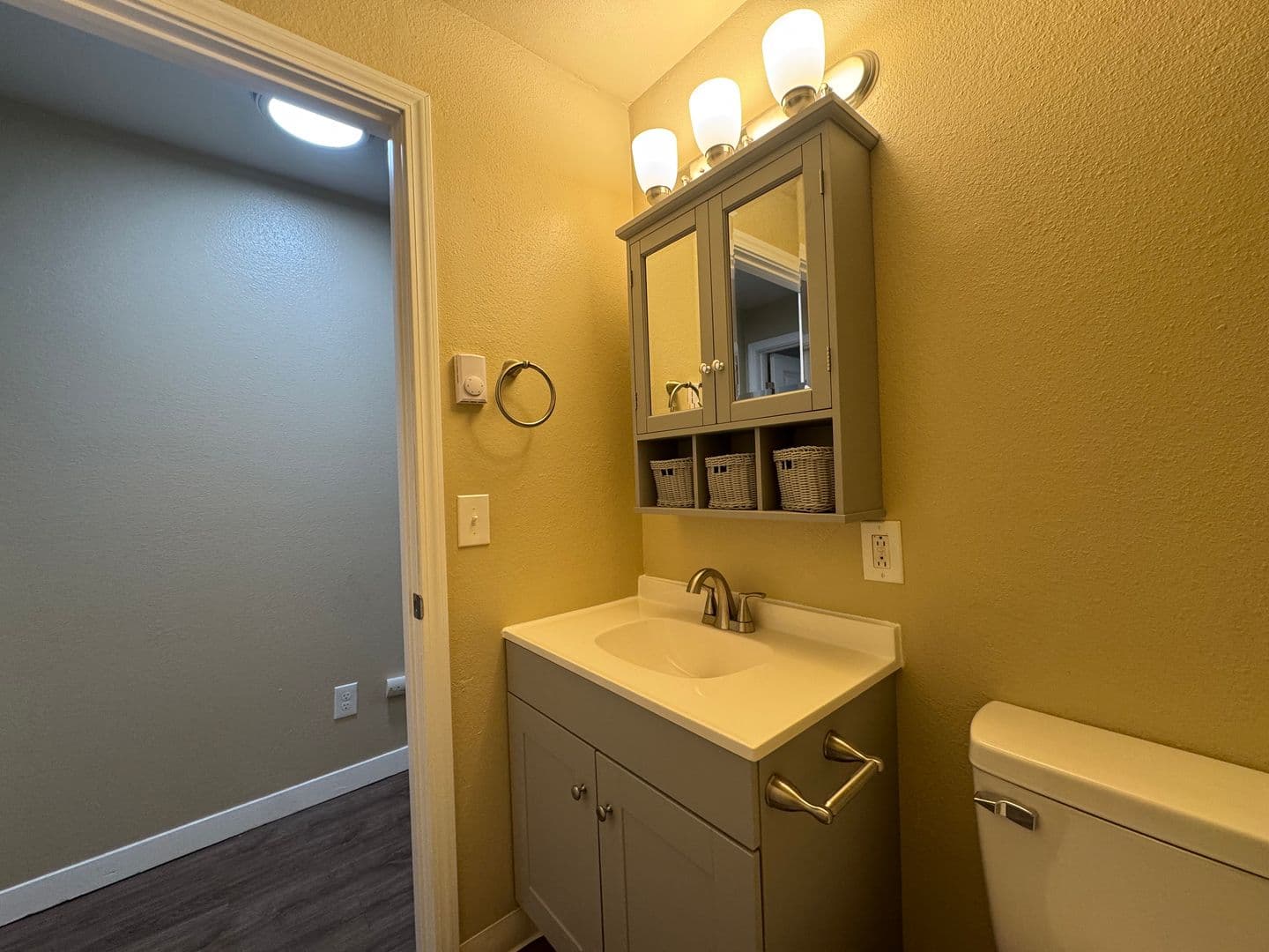 Lakewood Apartment: 5925 99th Street SW