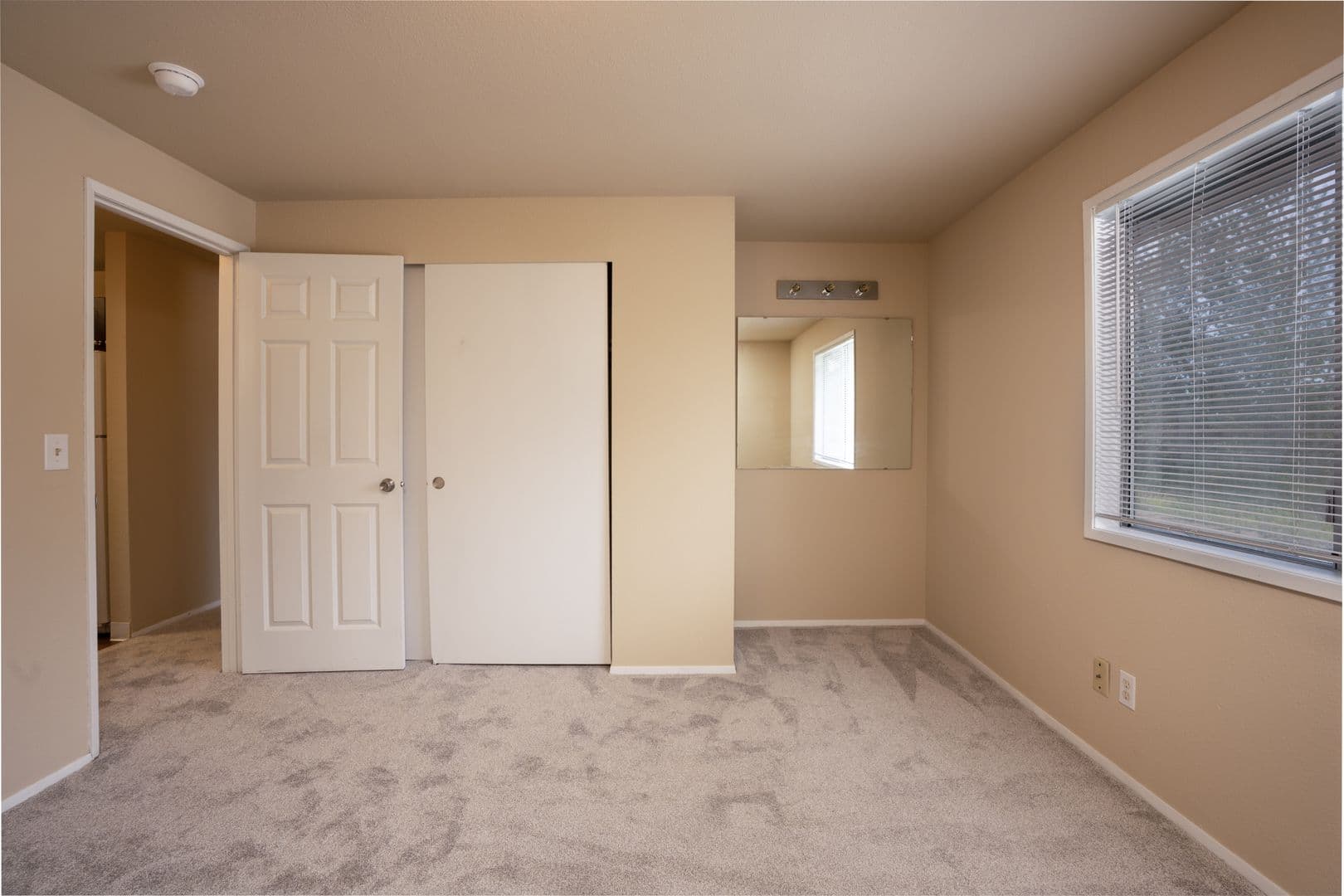 Pacific Apartment: 504 4th Ave SE