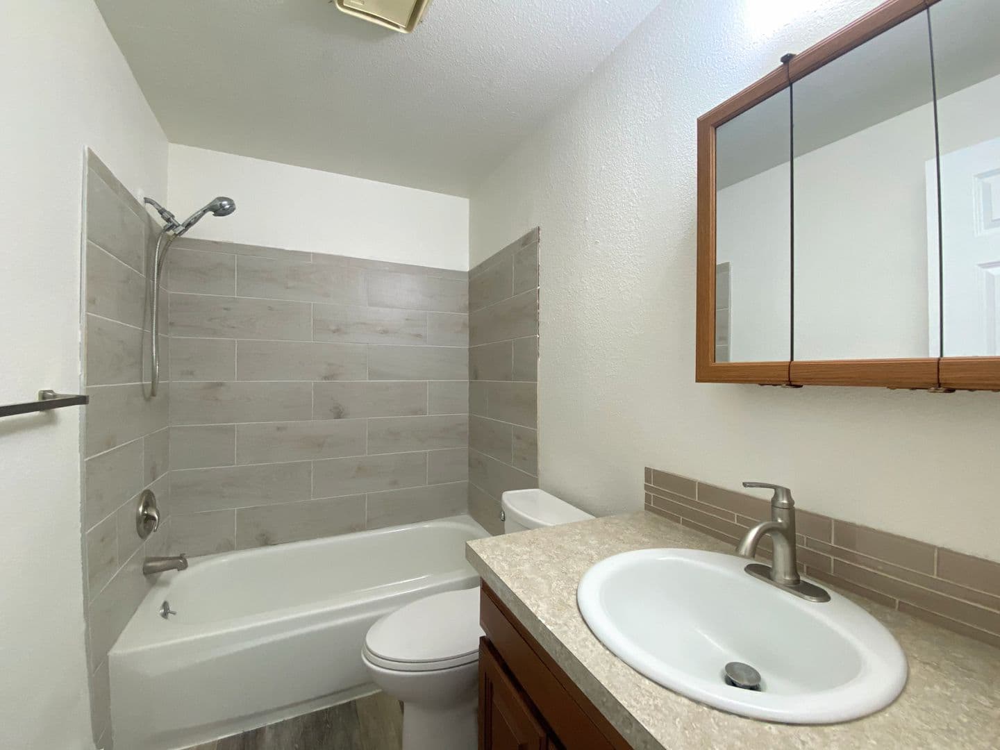 Lakewood Apartment: 12615 -12623 Lincoln Ave SW