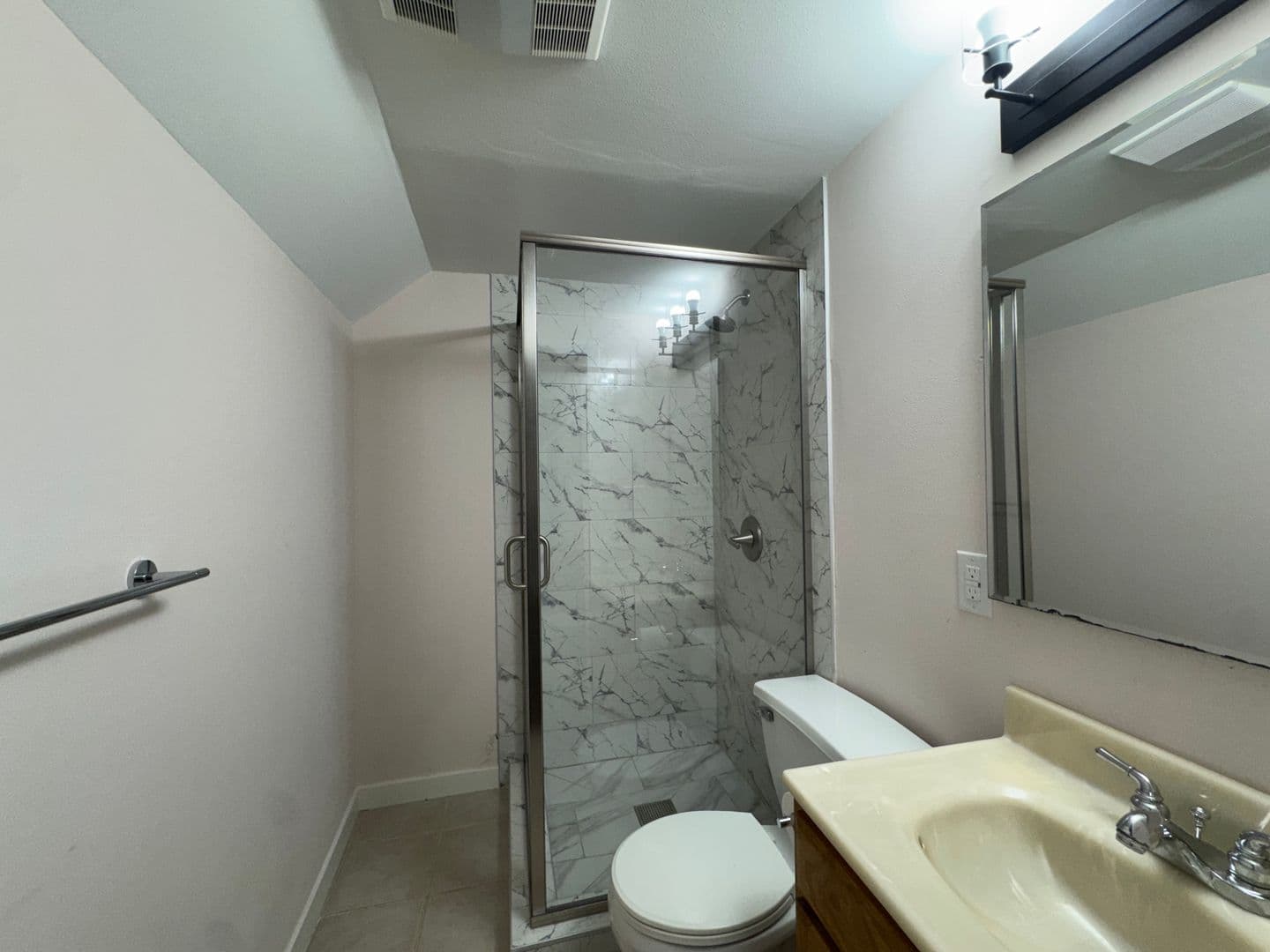 University Place House: 3755 Sunset Dr. W