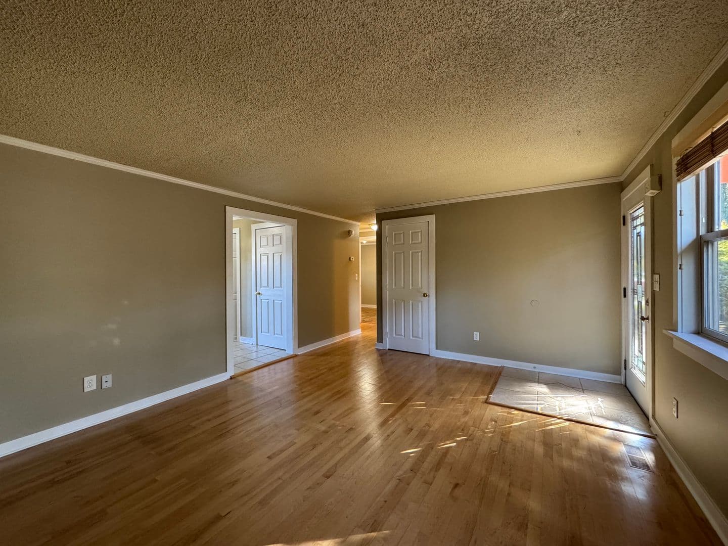 Tacoma Apartment: 858 S Fife St