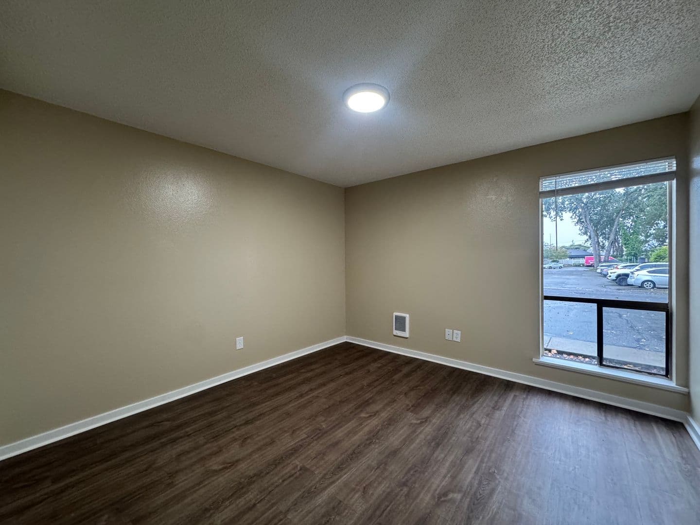 Lakewood Apartment: 5925 99th Street SW