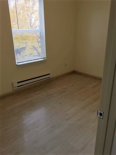 Tacoma Apartment: 1424 Earnest S. Brazill Street