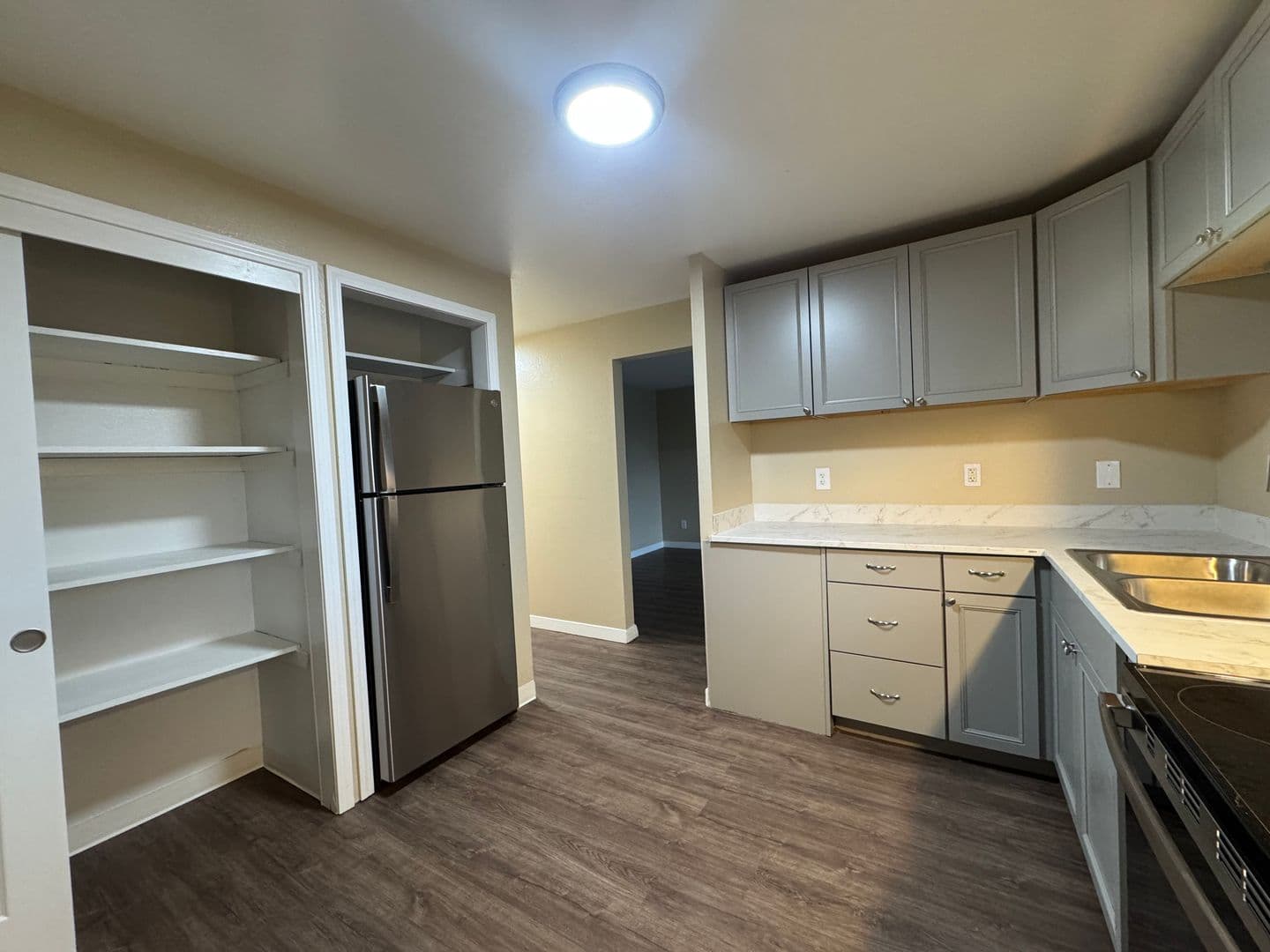 Lakewood Apartment: 5925 99th Street SW