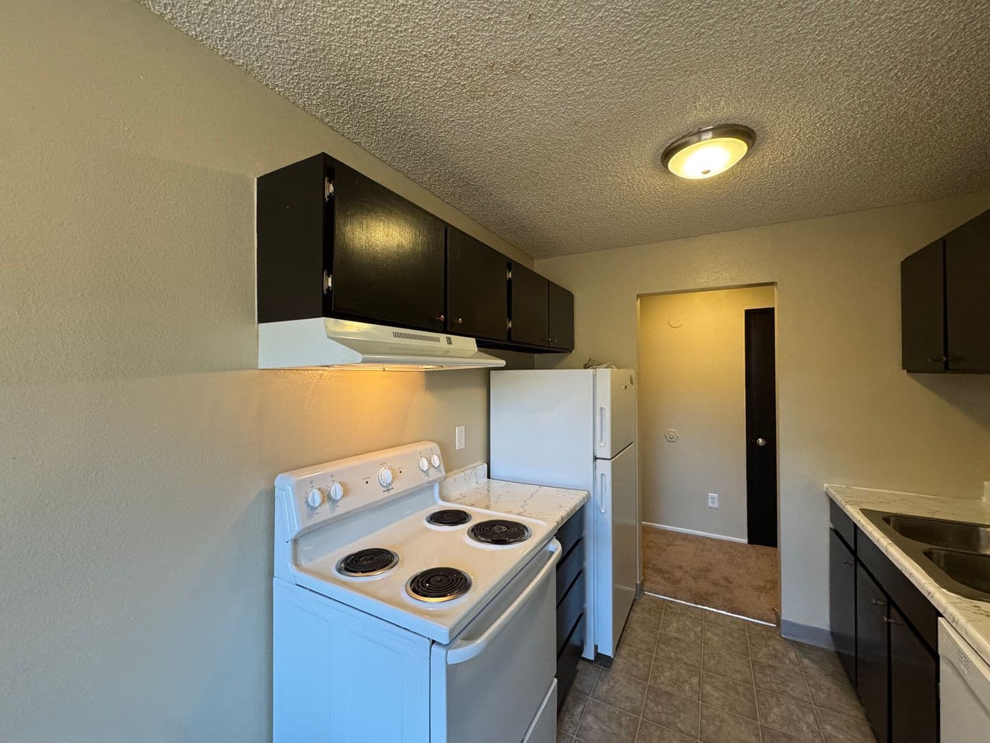 Tacoma Apartment: 6102 6th Ave