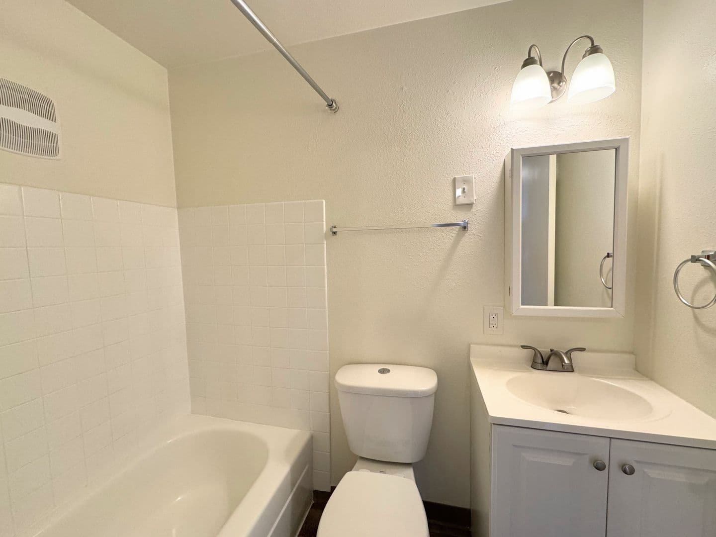 Tacoma Apartment: 3015 North Highland Street