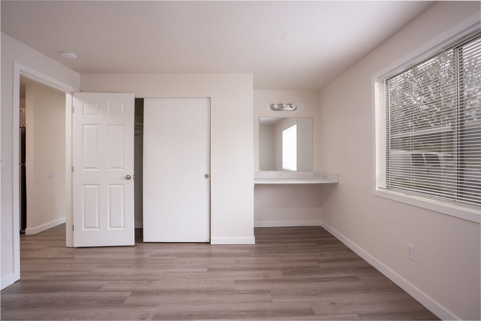 Pacific Apartment: 504 4th Ave SE