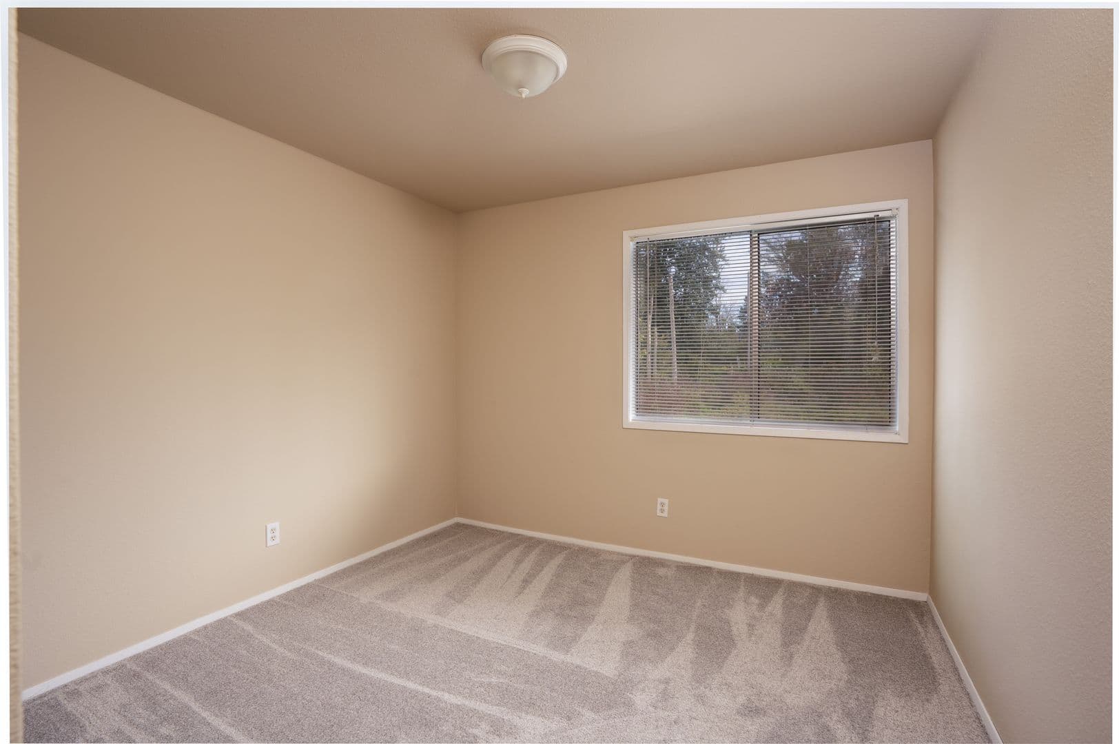 Pacific Apartment: 504 4th Ave SE