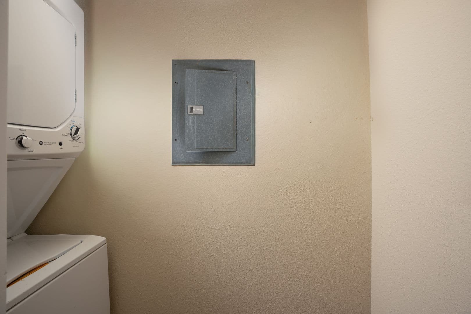 Pacific Apartment: 504 4th Ave SE