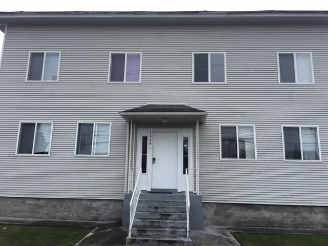 Tacoma Apartment: 1424 Earnest S. Brazill Street