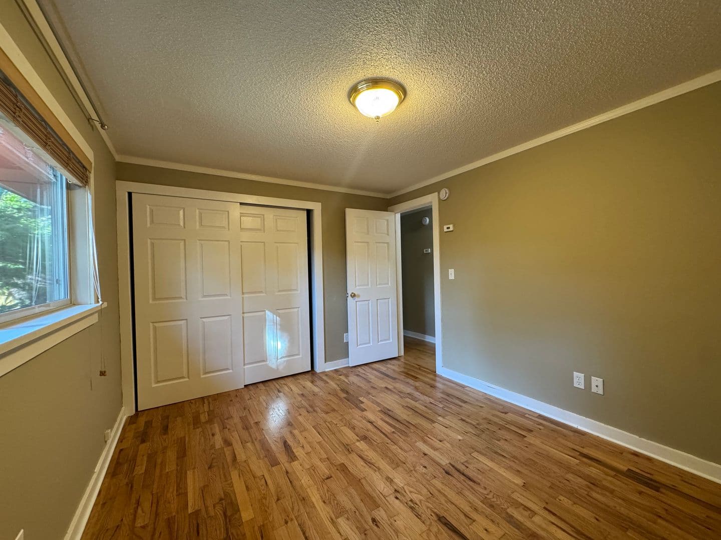 Tacoma Apartment: 858 S Fife St