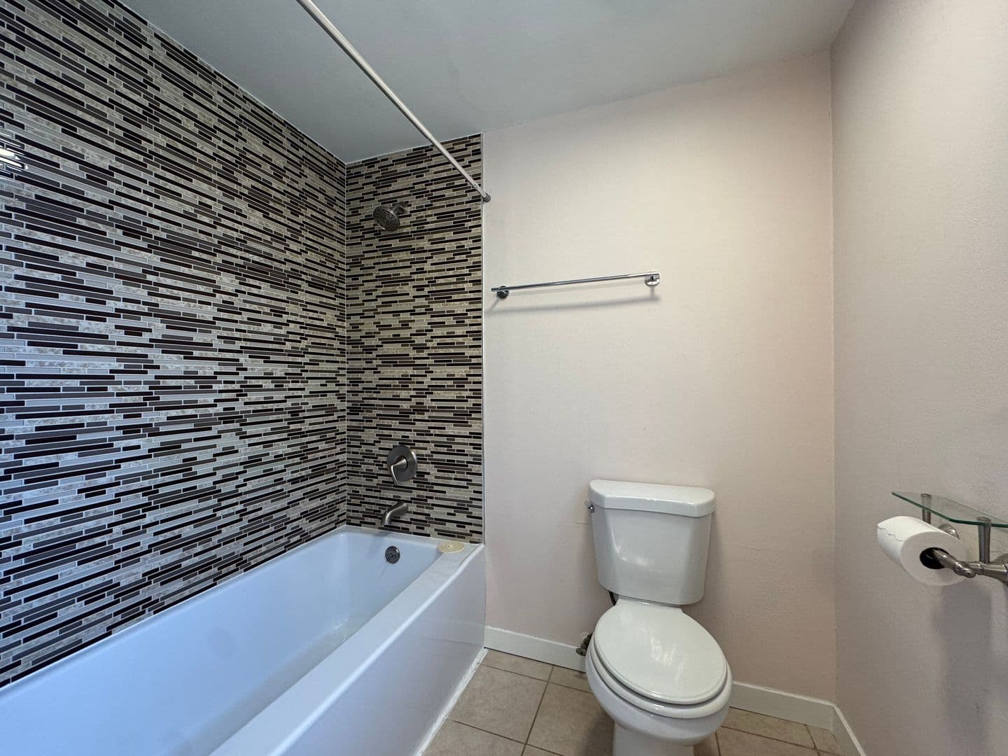 University Place House: 3755 Sunset Dr. W