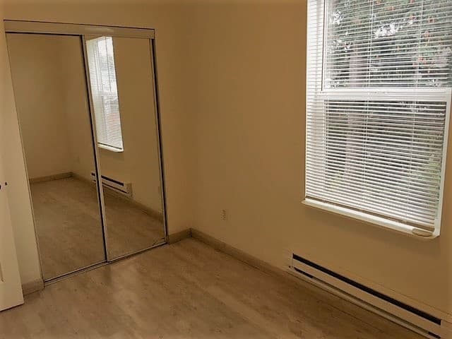 Tacoma Apartment: 1424 Earnest S. Brazill Street