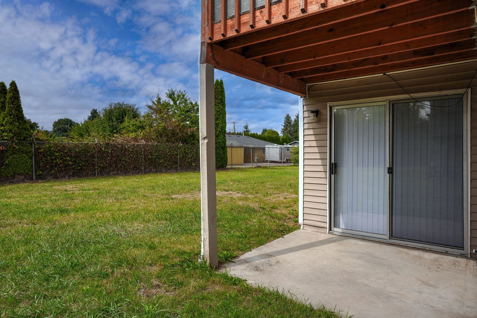 Pacific Apartment: 504 4th Ave SE