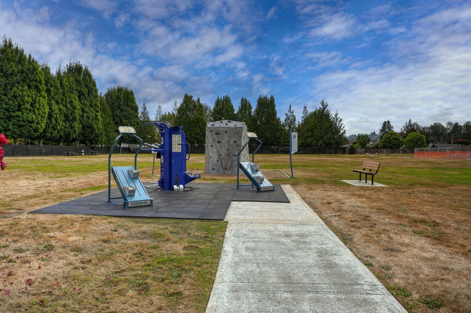 Pacific Apartment: 504 4th Ave SE