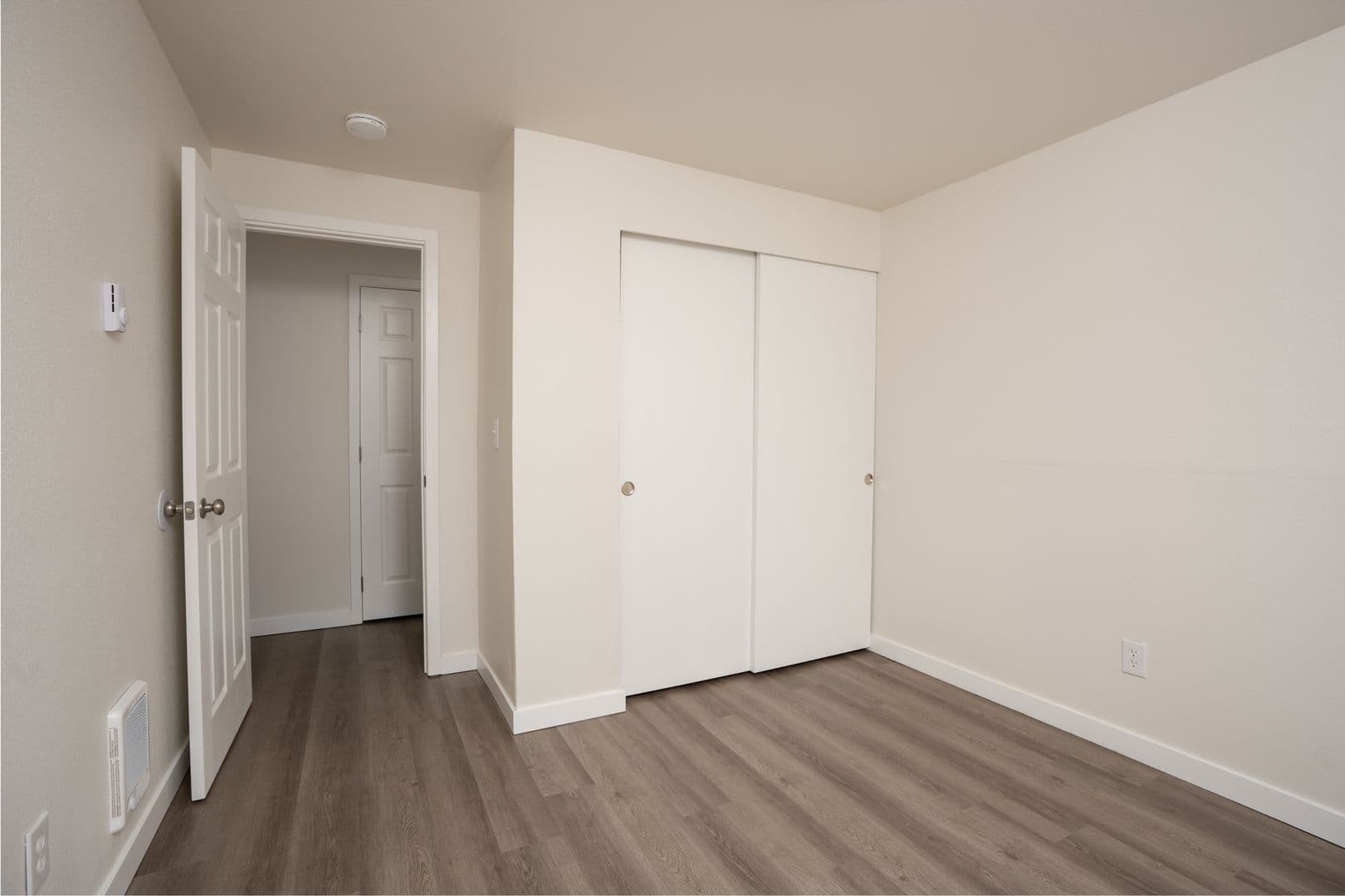 Pacific Apartment: 504 4th Ave SE