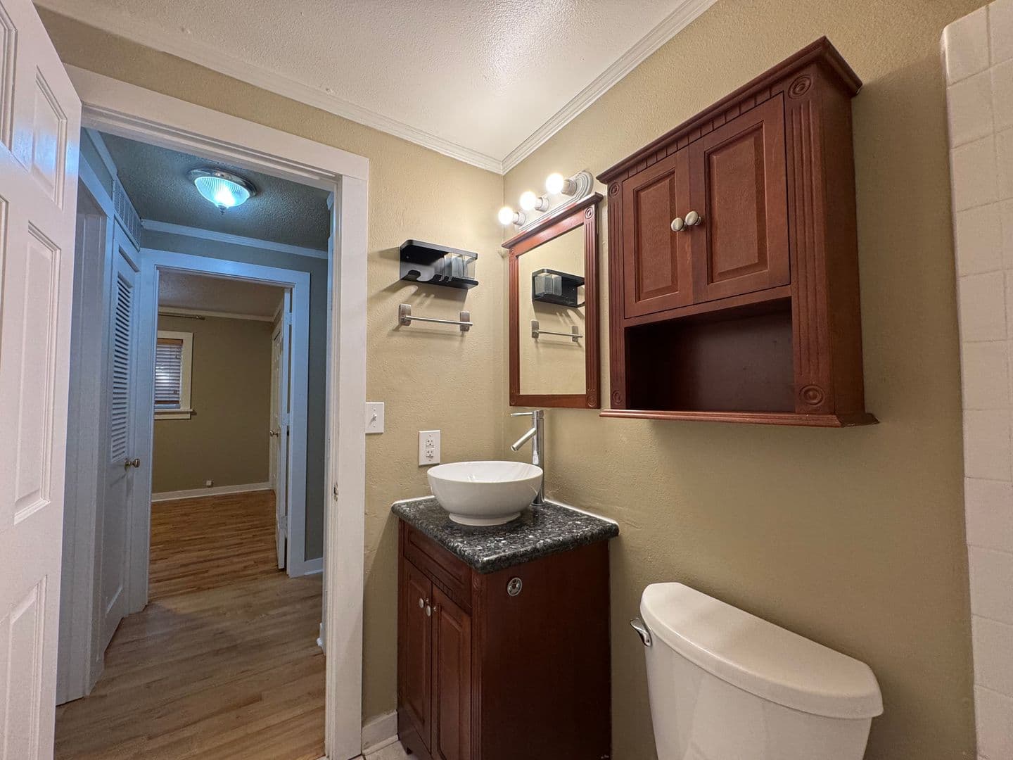 Tacoma Apartment: 858 S Fife St