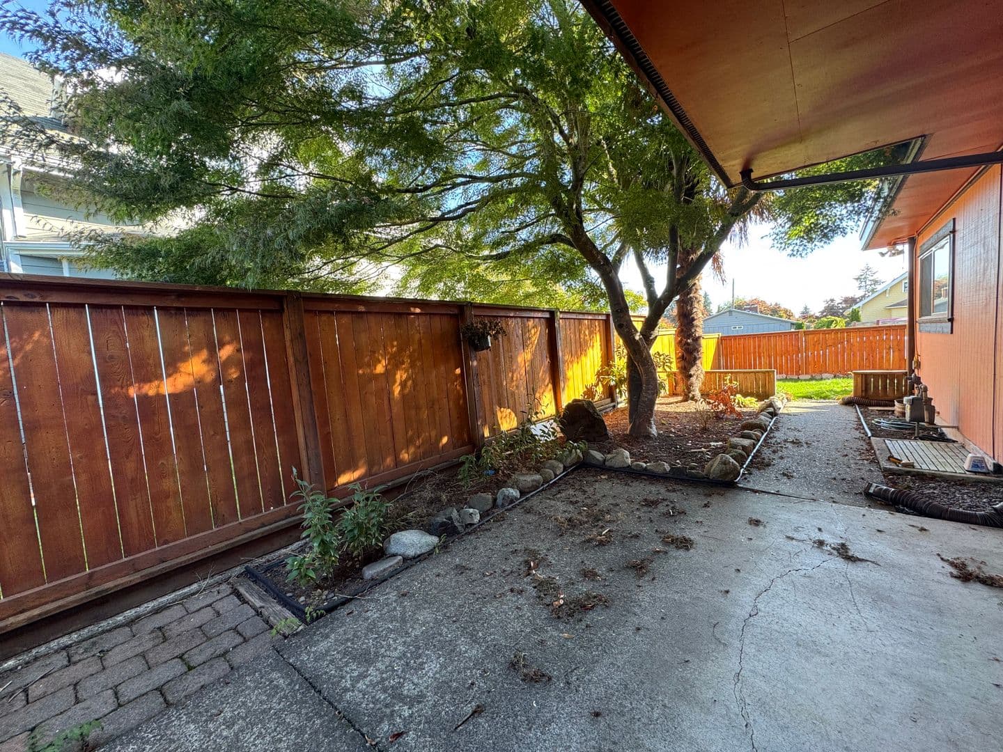 Tacoma Apartment: 858 S Fife St