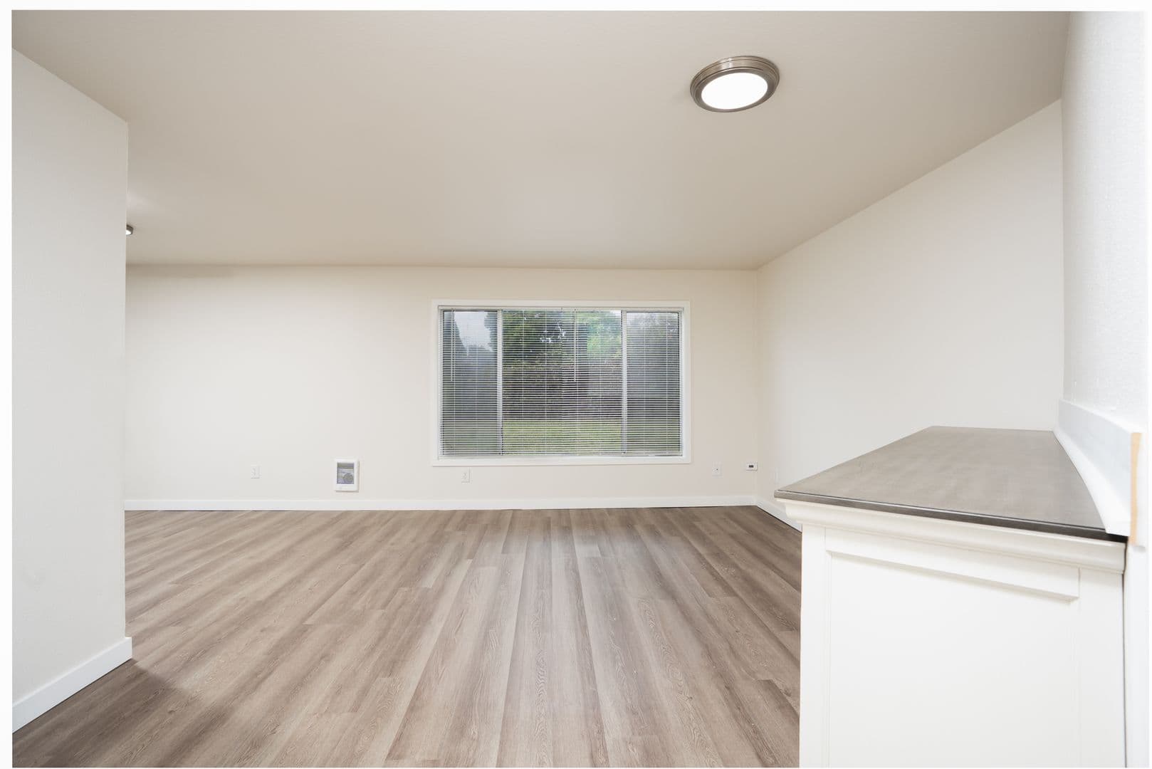 Pacific Apartment: 504 4th Ave SE