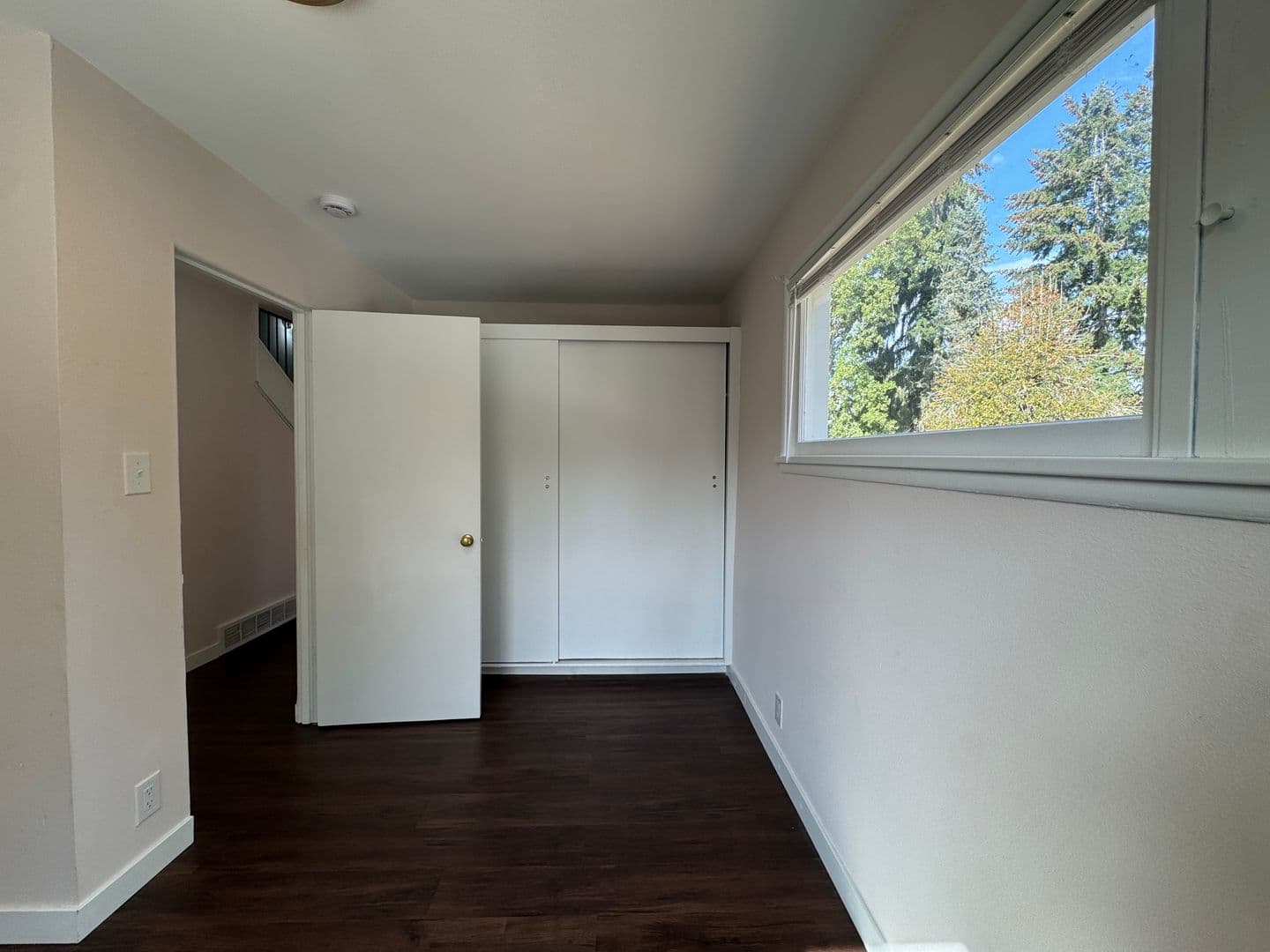 University Place House: 3755 Sunset Dr. W