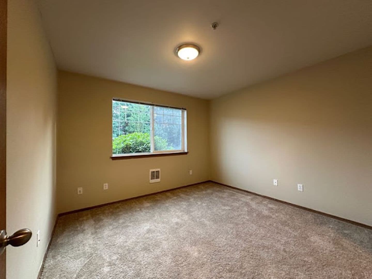 Tacoma Apartment: 730 South Vassault Street