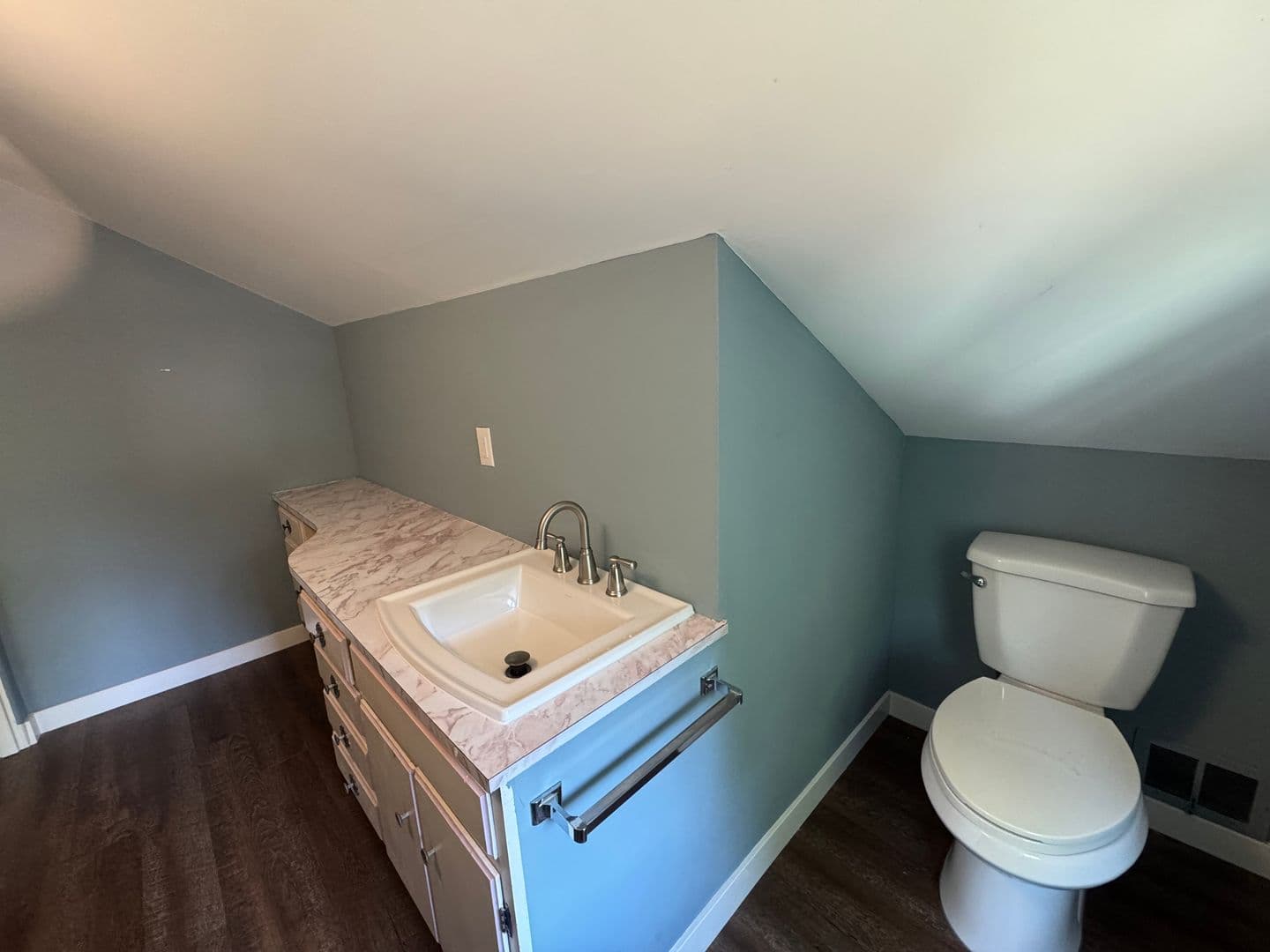 University Place House: 3755 Sunset Dr. W
