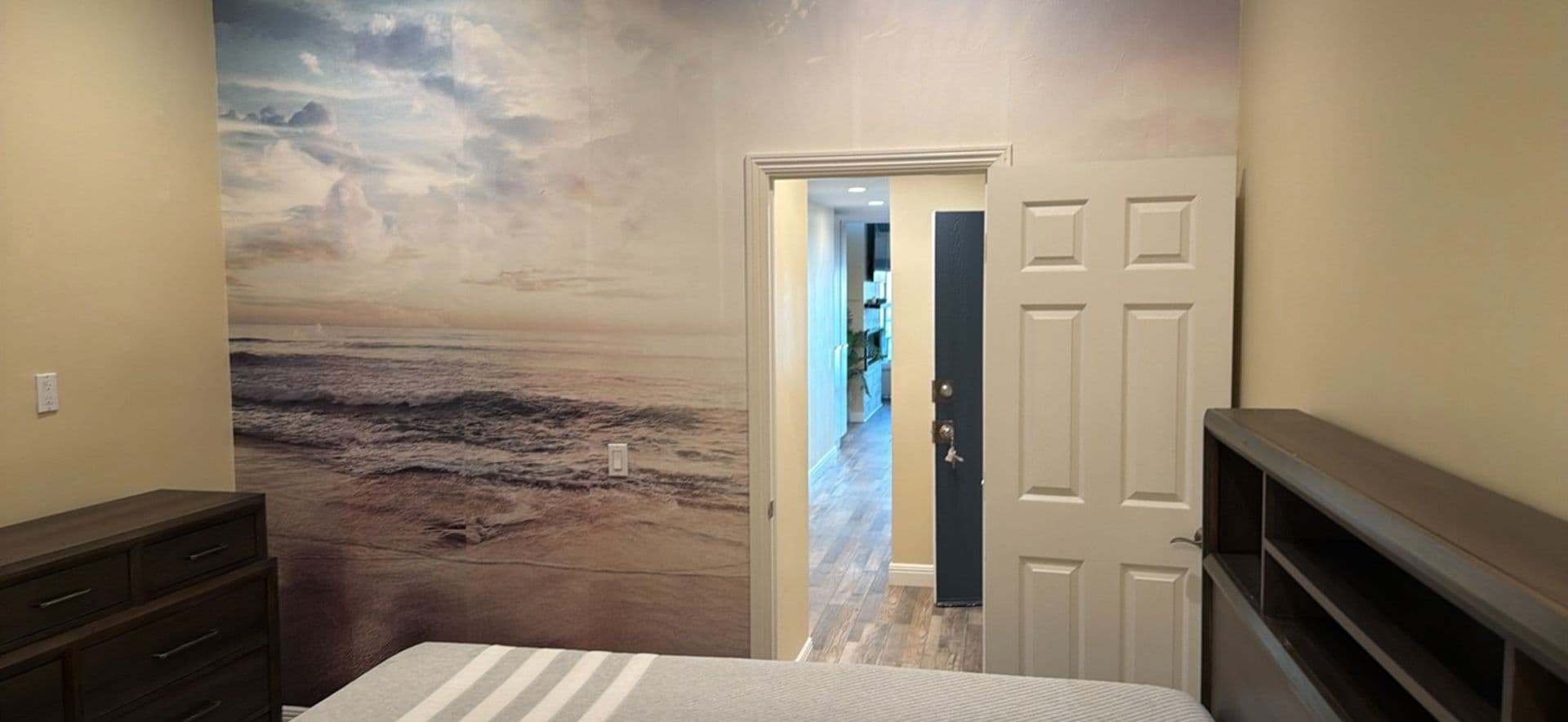 Imperial Beach House: 1546 Seacoast