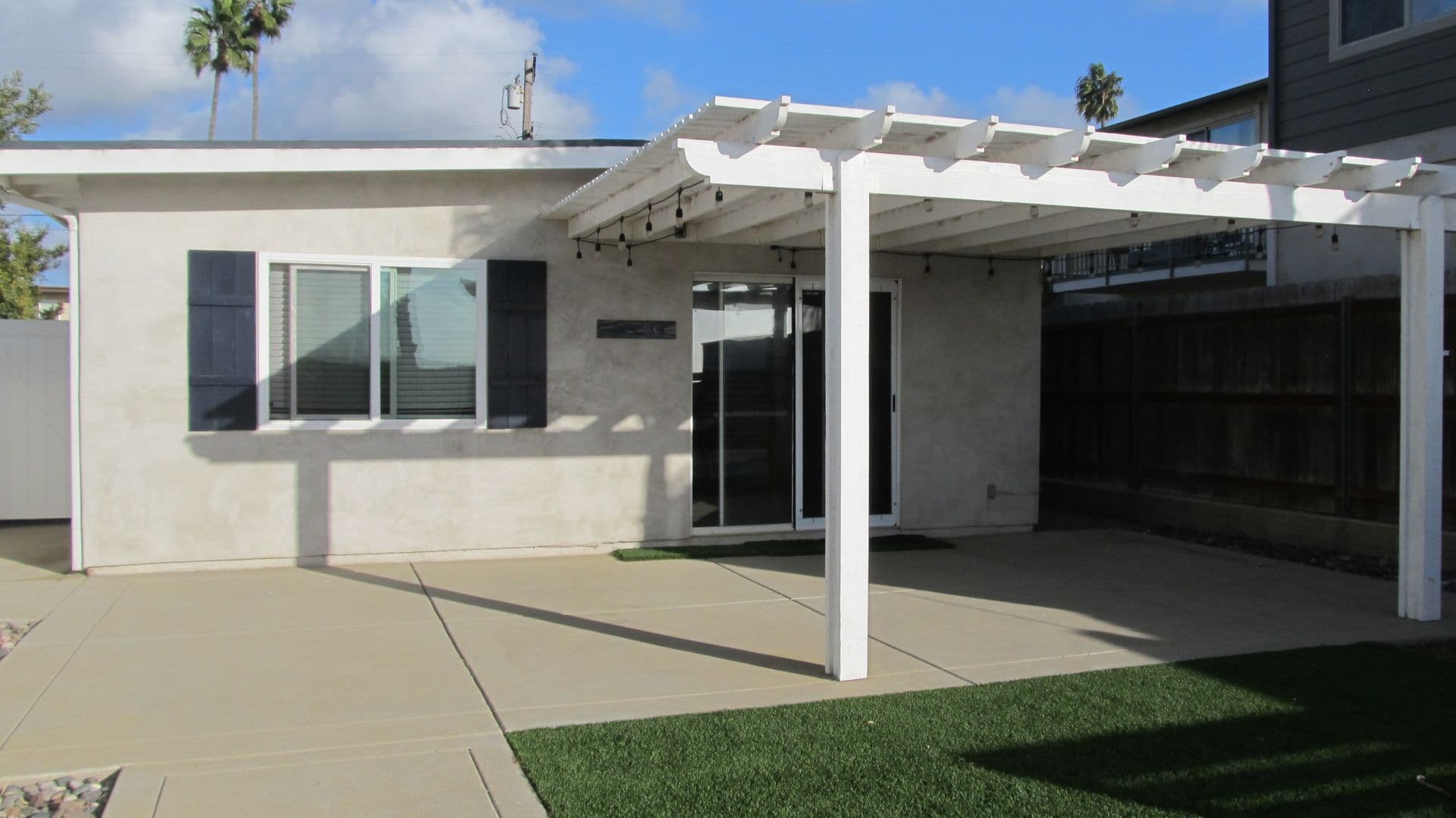 Imperial Beach Apartment: 390 7th st