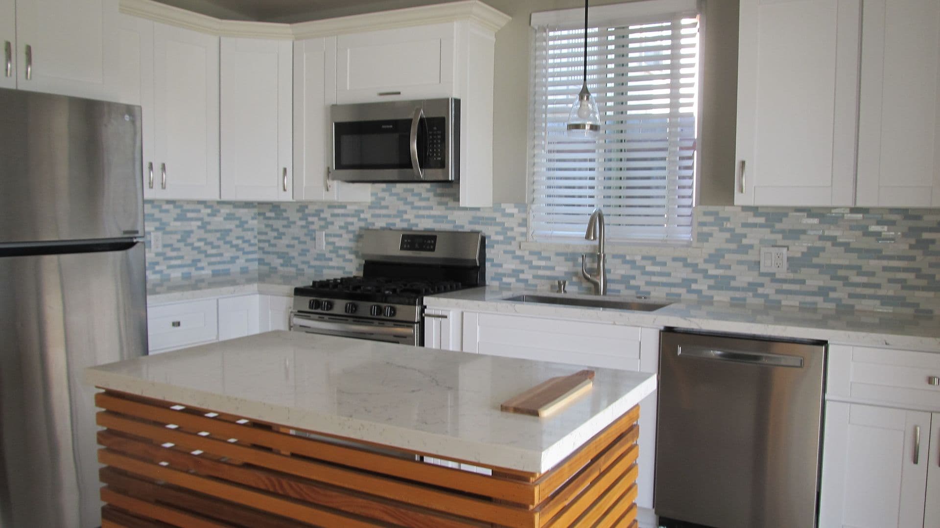 Imperial Beach Apartment: 390 7th st