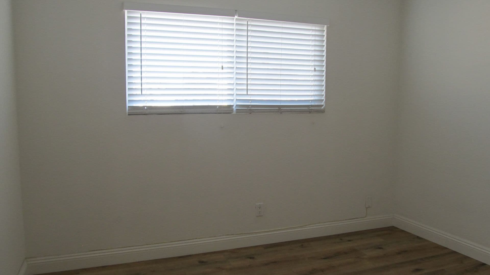 Imperial Beach Apartment: 1354 Iris