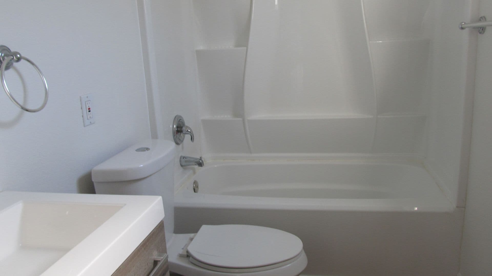 Imperial Beach Apartment: 1354 Iris