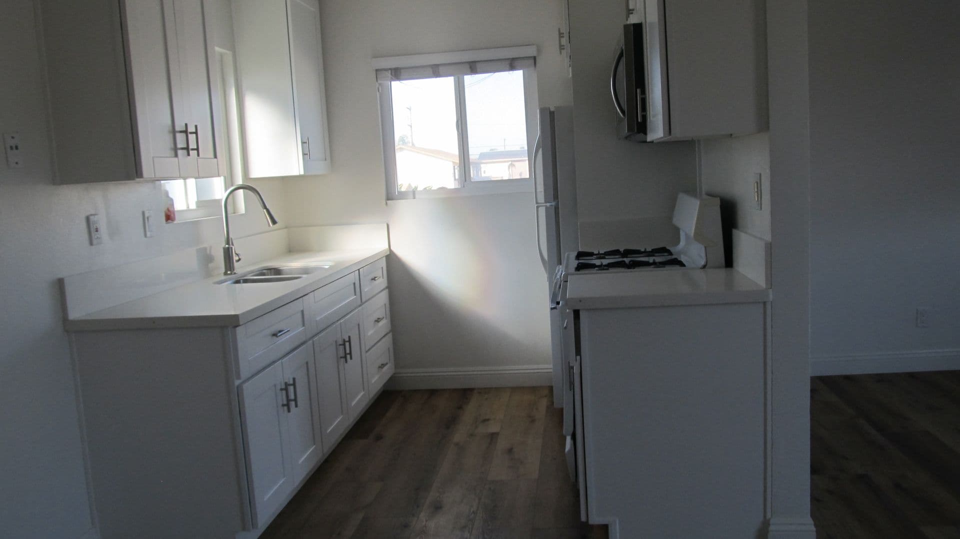 Imperial Beach Apartment: 1354 Iris