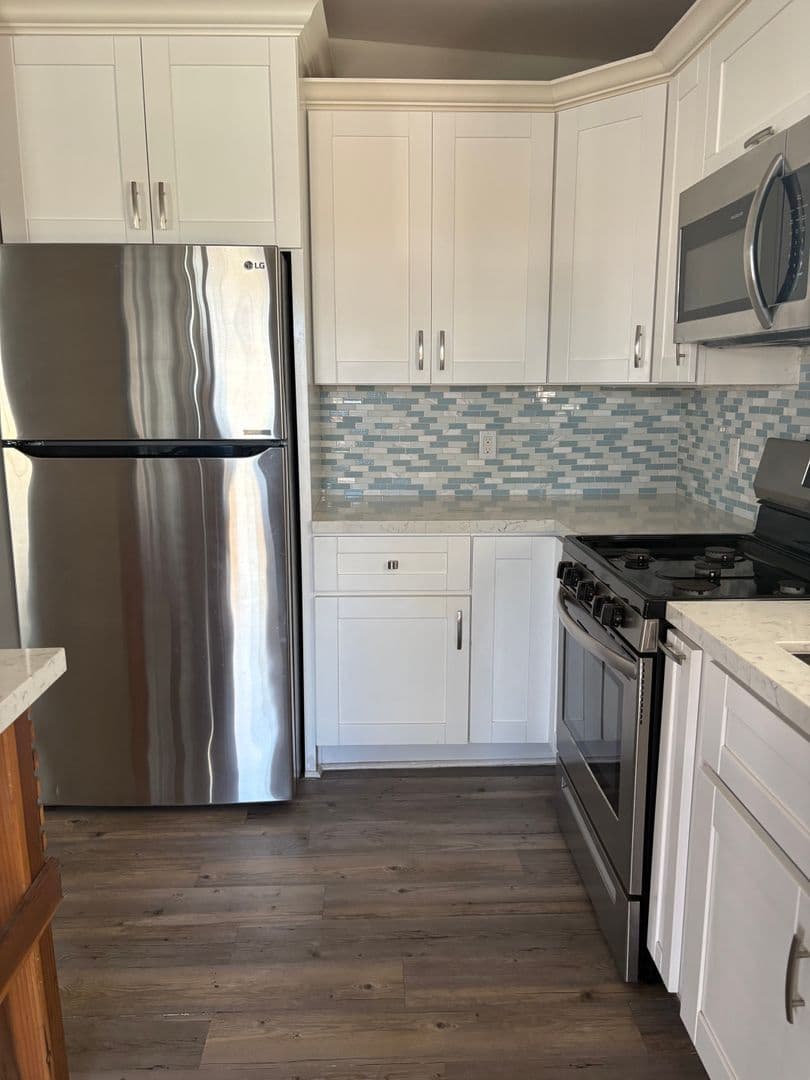 Imperial Beach Apartment: 390 7th st