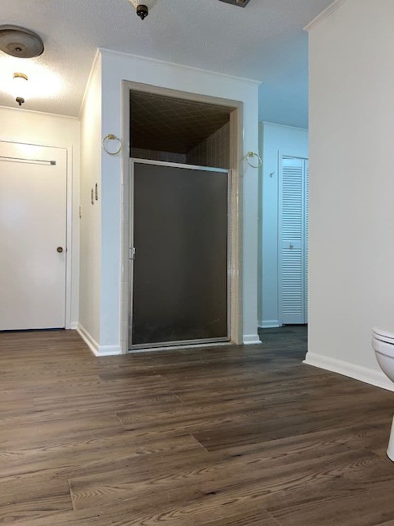 El Dorado House: 2524 W. Hillsboro