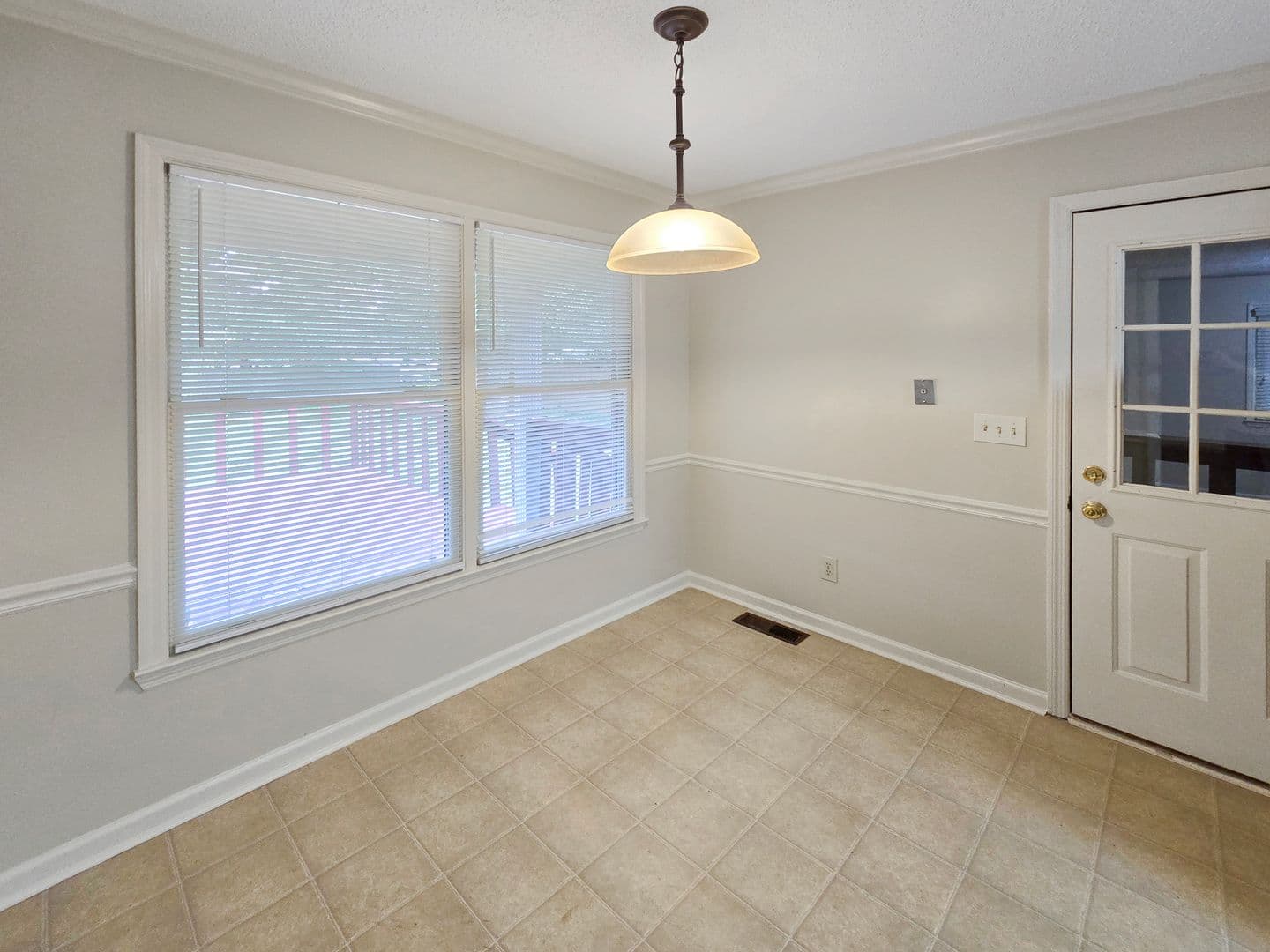 Huntsville House: 119 Wind Rush Road