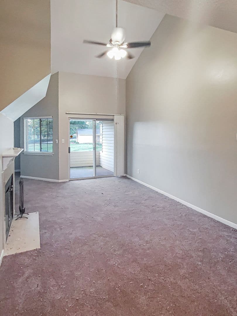 Huntsville House: 1155 Old Monrovia Road, #9J