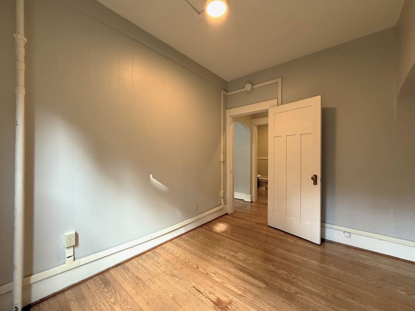 Seattle Apartment: 1803 E John St