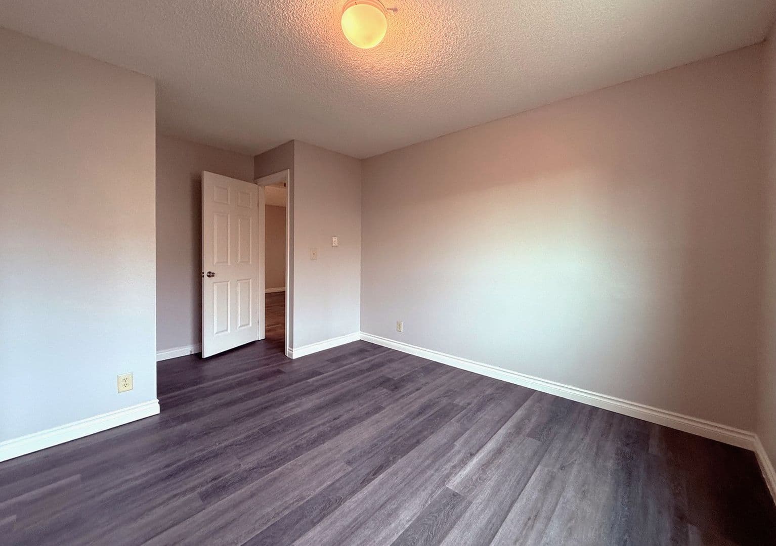 Seattle Apartment: 410 11th Ave