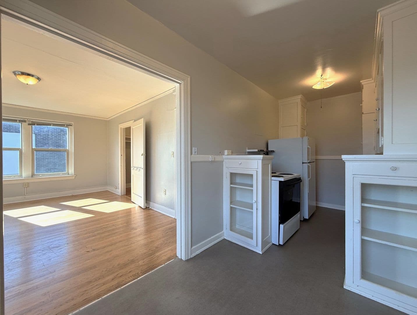 Seattle Apartment: 1833 13th Ave