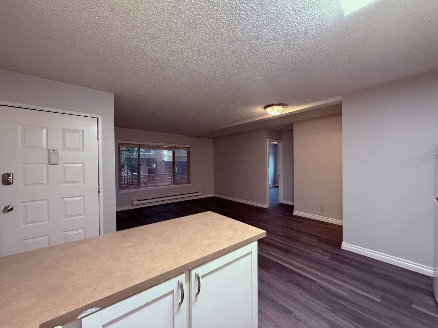 Seattle Apartment: 410 11th Ave